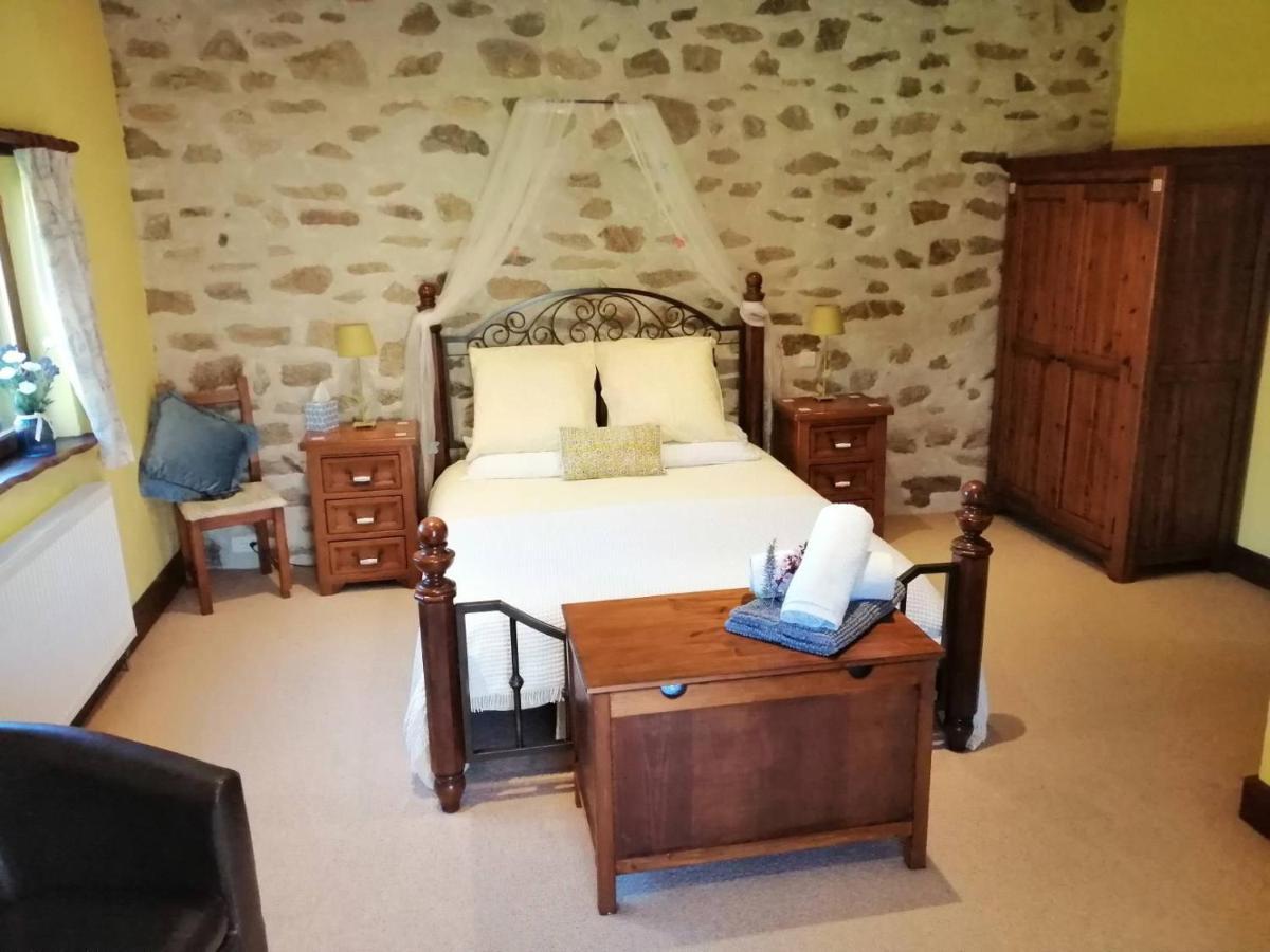 La Grange Ancienne Bed and Breakfast Montrollet Exteriör bild