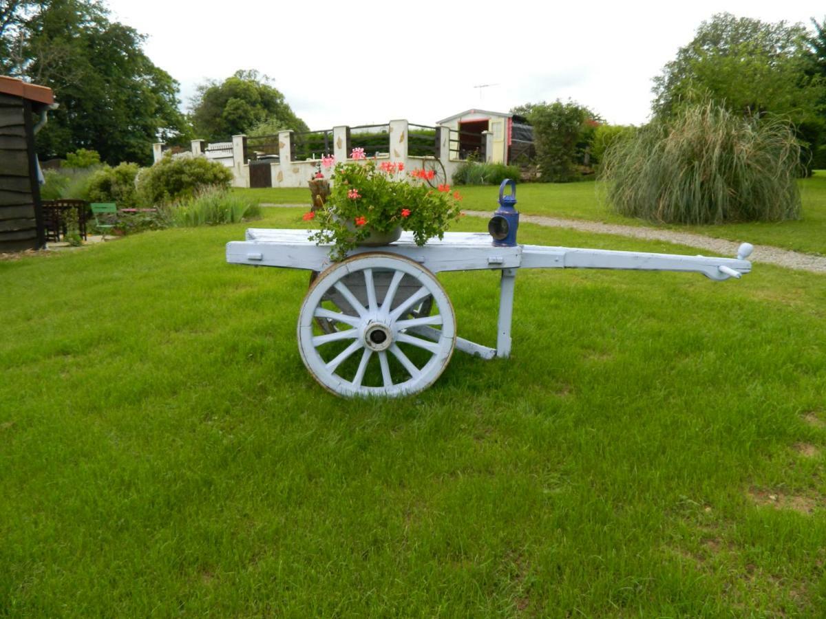 La Grange Ancienne Bed and Breakfast Montrollet Exteriör bild